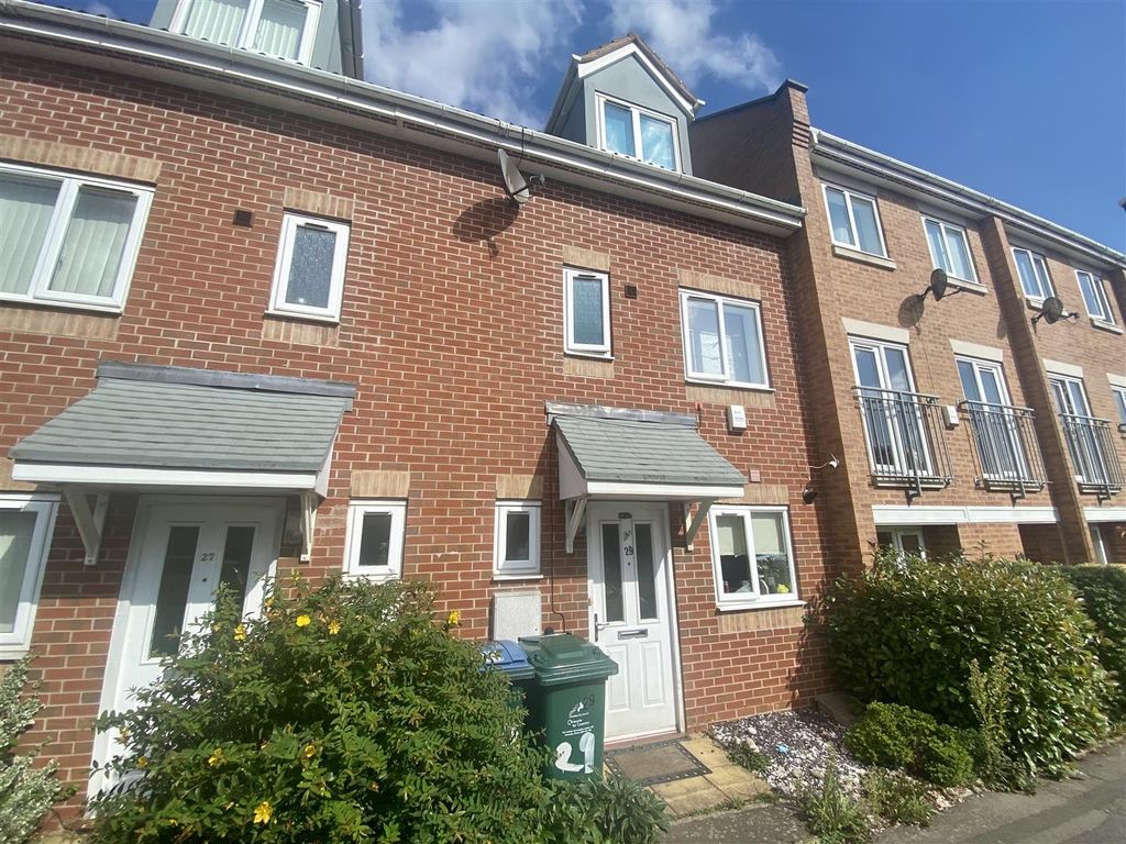 3 bed town house for sale in Common Way, Stoke Heath, Coventry CV2, £225,000