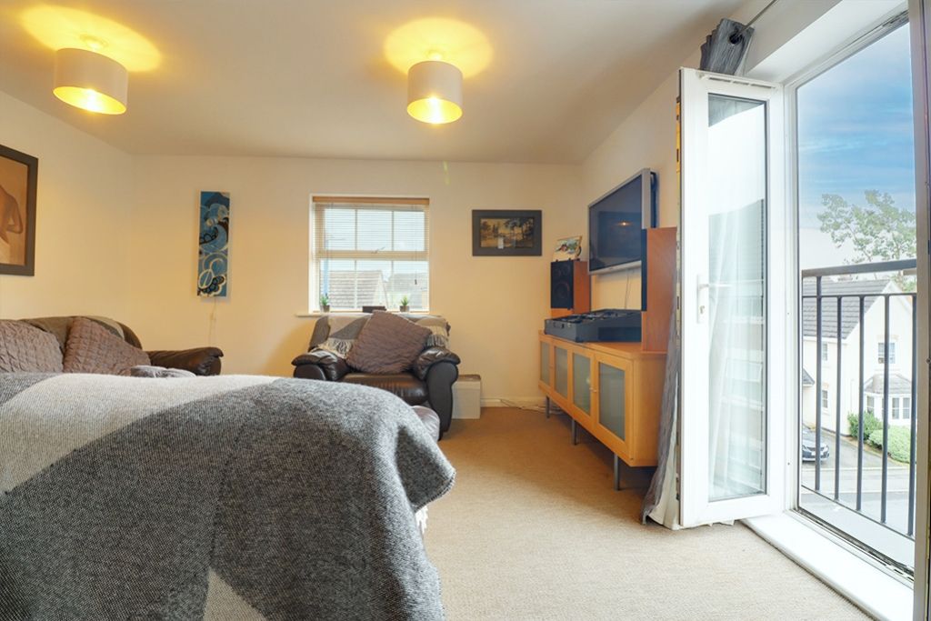 2 bed flat for sale in Eden Gardens, Rowley Regis B65, £120,000