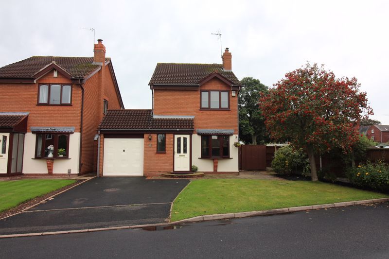 3 bed detached house for sale in Bassenthwaite Court, Kingswinford DY6, £300,000