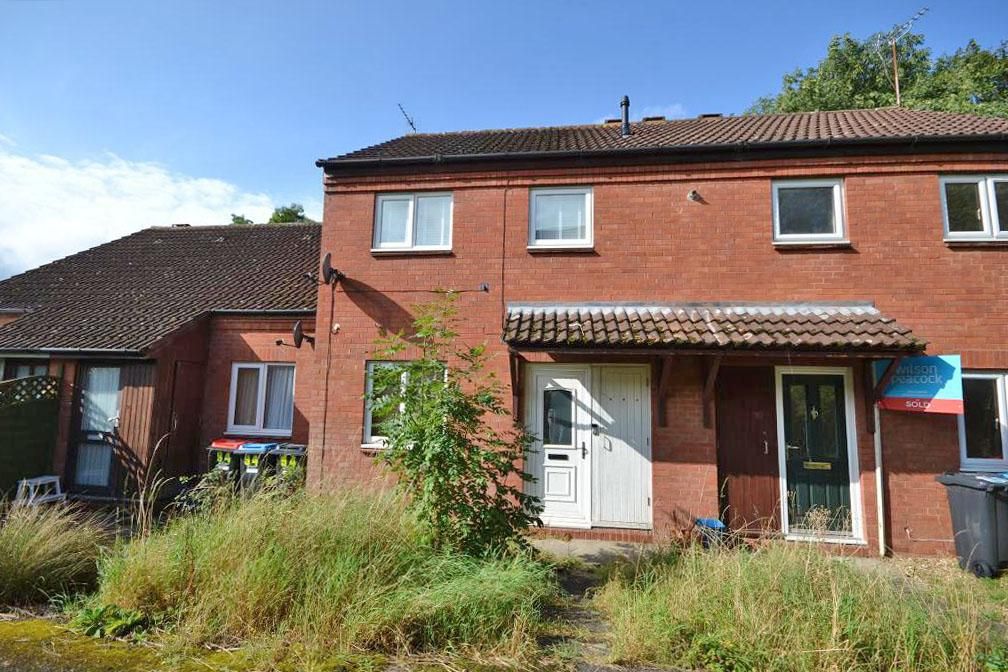 3 bed terraced house for sale in Quinton Drive, Bradwell, Milton Keynes, Buckinghamshire MK13, £120,000