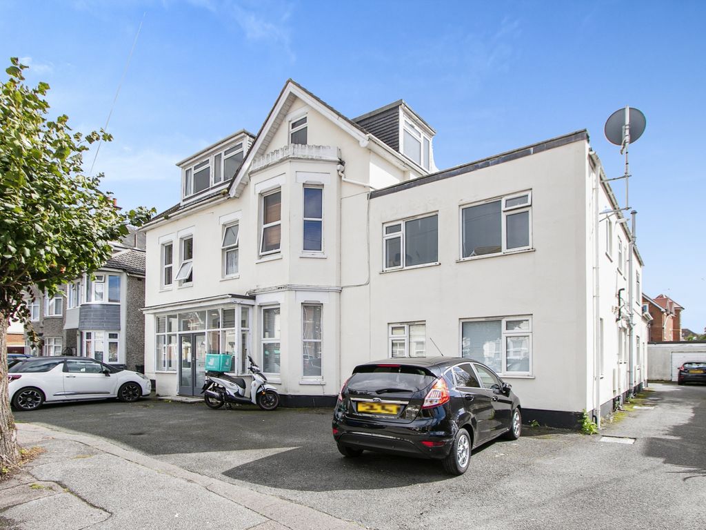 2 bed flat for sale in Westby Road, Bournemouth BH5, £200,000