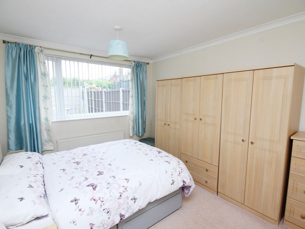 3 bed semi-detached bungalow for sale in Melrose Avenue, Burtonwood, Warrington WA5, £250,000