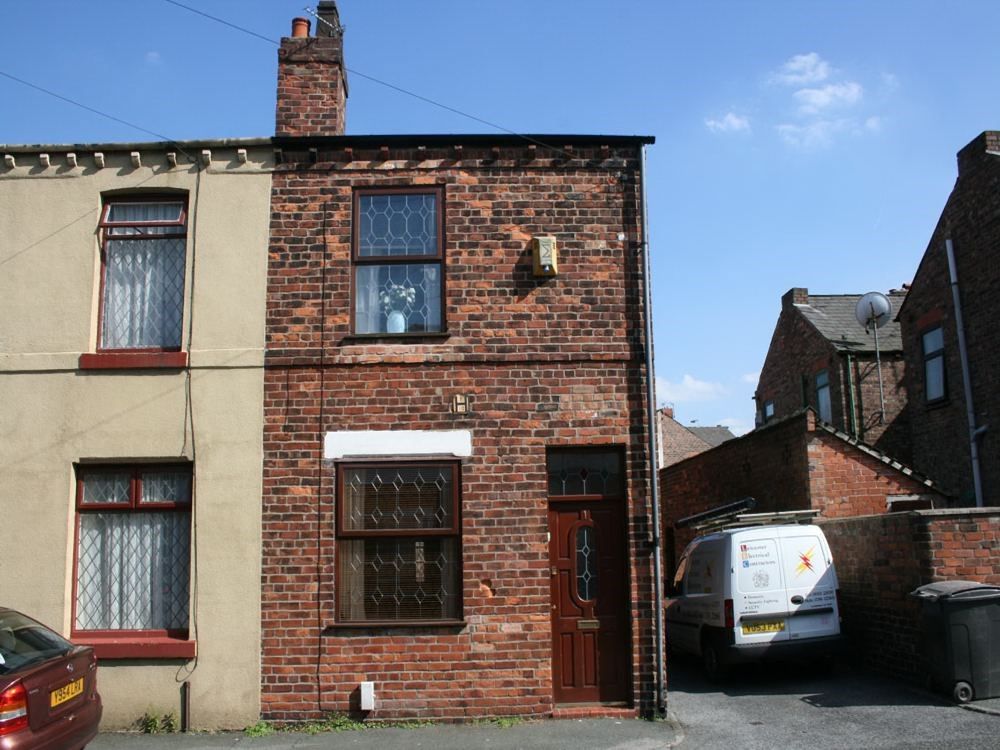 2 bed end terrace house for sale in Walter Street, Warrington WA1, £145,000