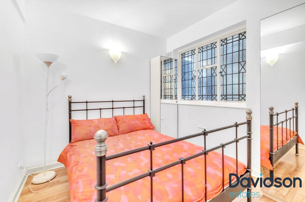3 bed flat for sale in Calthorpe Mansions, Frederick Road, Edgbaston, Birmingham B15, £270,000