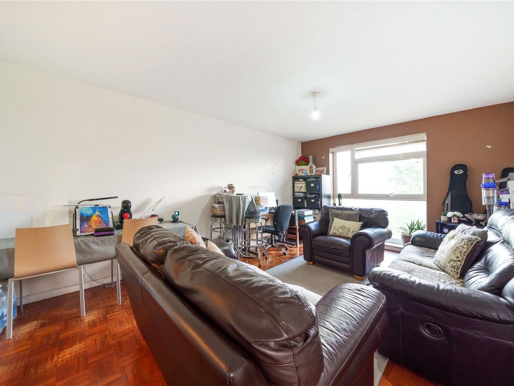 1 bed flat for sale in Anerley Park, London SE20, £200,000