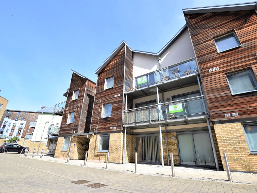 1 bed flat for sale in Quayside Drive, Colchester CO2, £125,000
