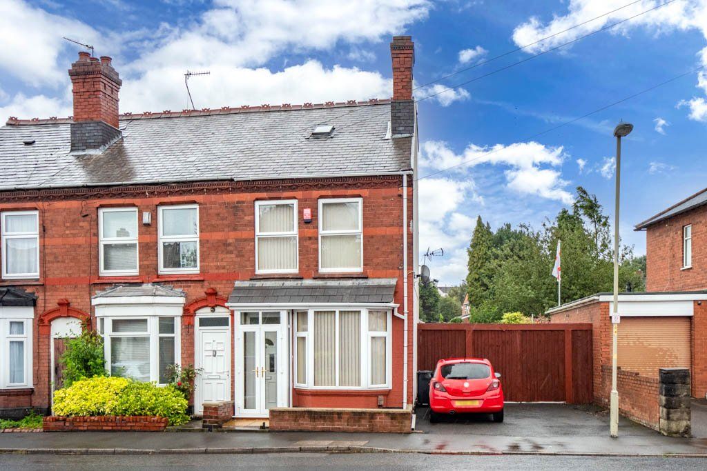 3 bed end terrace house for sale in Station Road, Brierley Hill, West Midlands DY5, £180,000