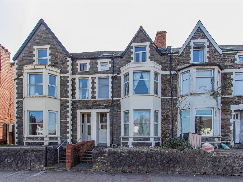 2 bed flat for sale in Newport Road, Roath, Cardiff CF24, £155,000