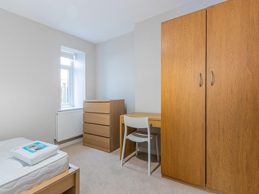 2 bed flat for sale in Fidlas Road, Llanishen, Cardiff CF14, £215,000