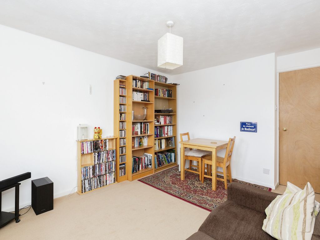 1 bed flat for sale in Dunnock Road, Beckton, London E6, £220,000