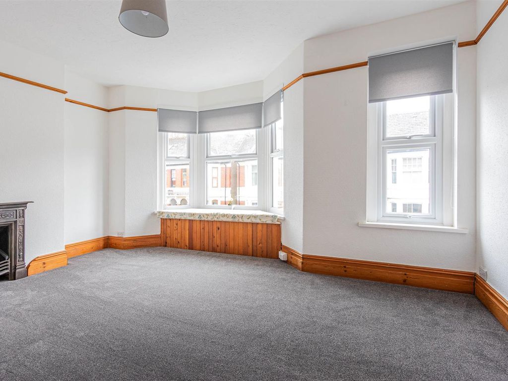 2 bed flat for sale in Balaclava Road, Penylan, Cardiff CF23, £245,000