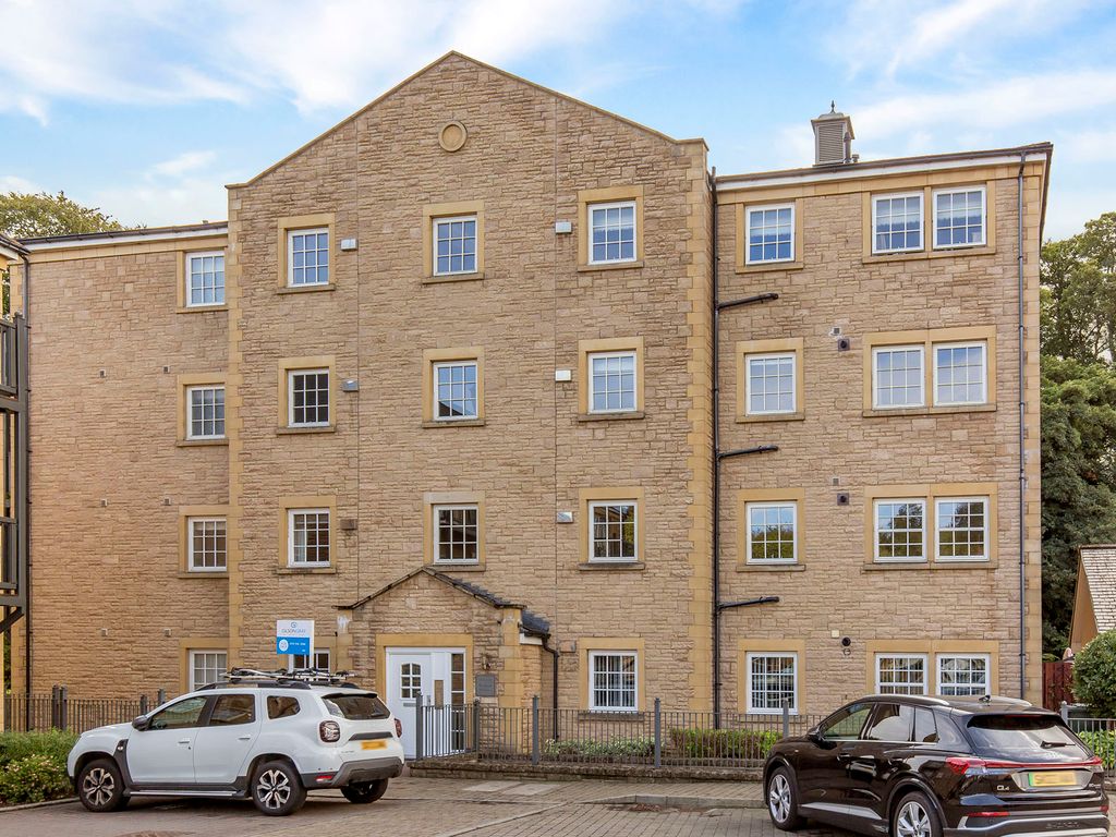 2 bed flat for sale in Flat 6, 31, Woodhall Millbrae, Juniper Green EH14, £305,000