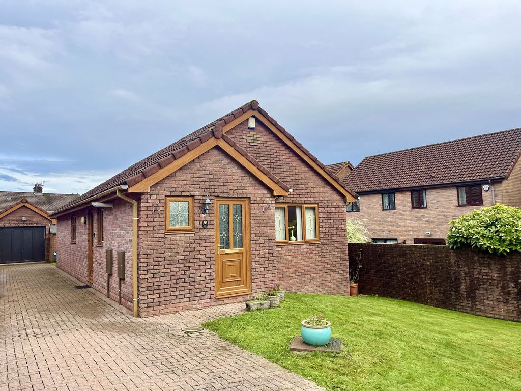 2 bed detached bungalow for sale in Oakwood Close, Clydach, Swansea, City And County Of Swansea. SA8, £260,000
