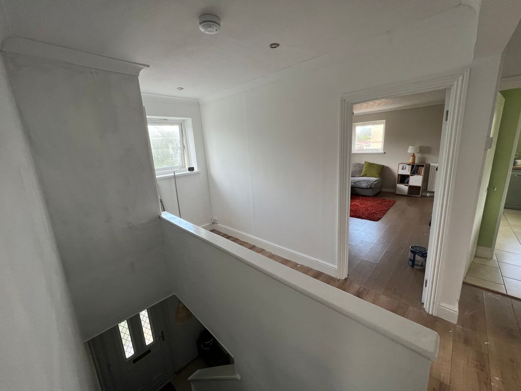 2 bed flat for sale in Caer Gynydd Road, Waunarlwydd, Swansea SA5, £105,000