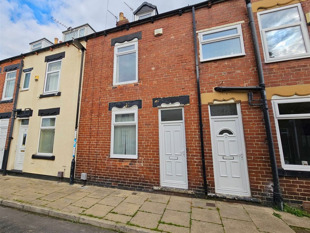 3 bed terraced house for sale in Milgate Street, Barnsley S71, £98,000