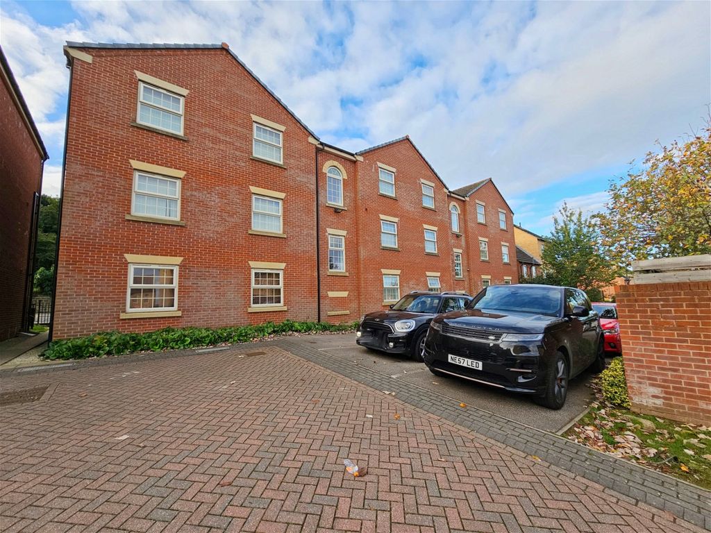 2 bed flat for sale in Barberry Court, Barnsley S70, £75,000