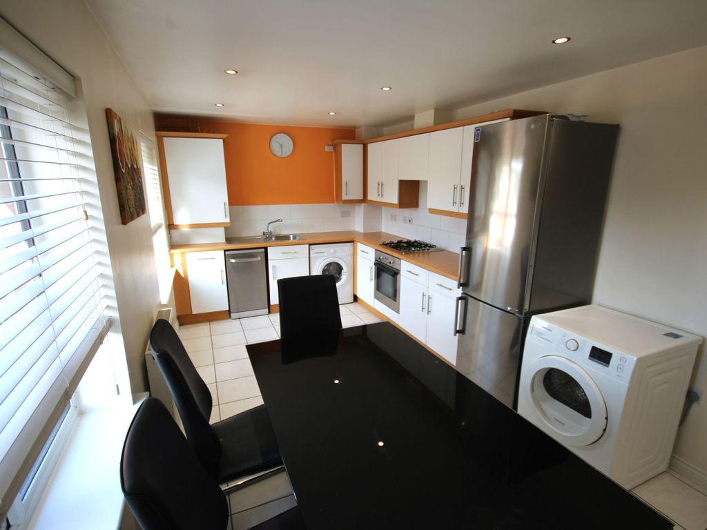 2 bed flat for sale in Sachfield Drive, Chafford Hundred, Grays RM16, £260,000