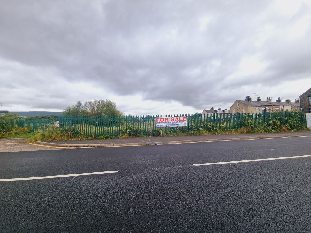Land for sale in Northside Road, Bradford BD7, £750,000