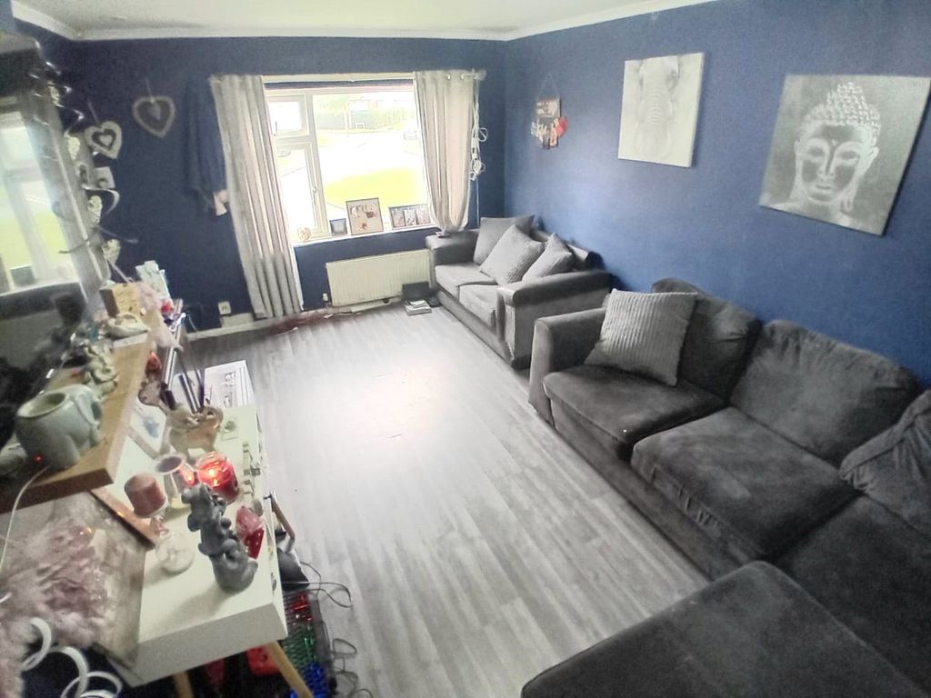 4 bed flat for sale in Stapleton Road, Meole Brace, Shrewsbury, Shropshire SY3, £140,000