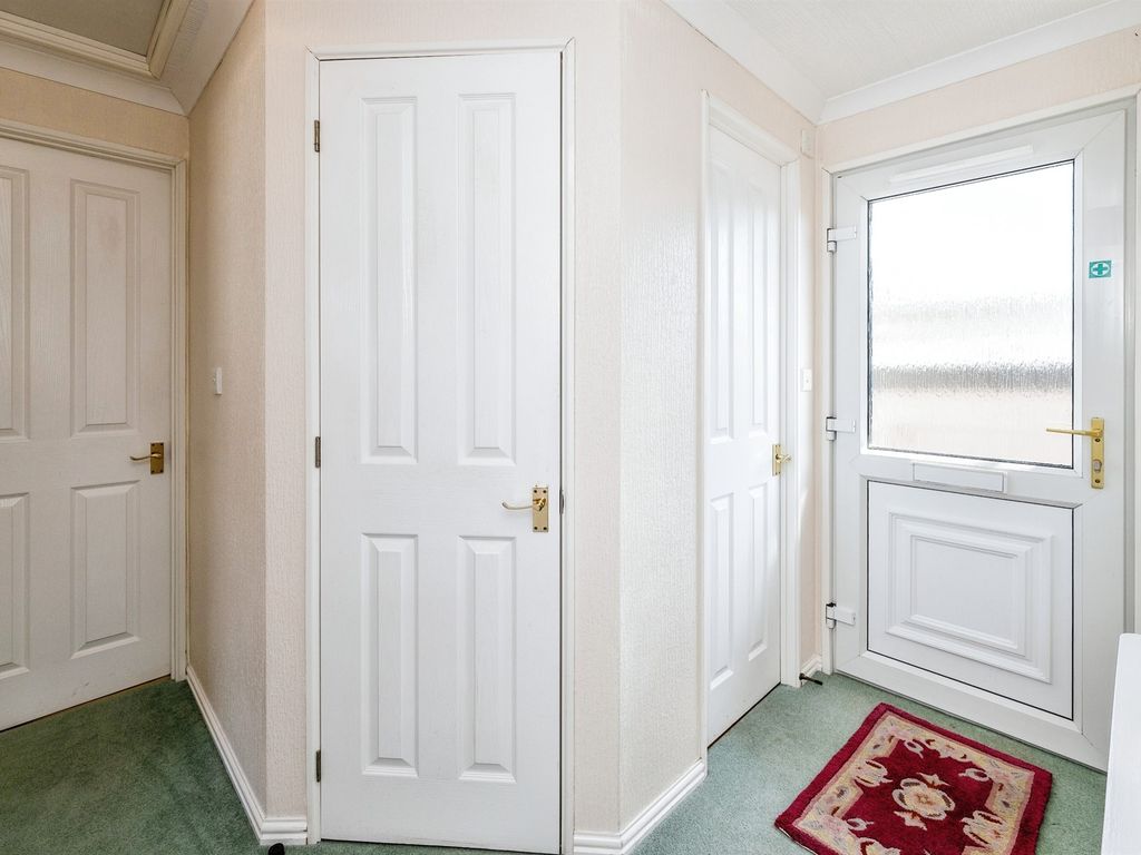 2 bed lodge for sale in Allington Gardens, Allington, Grantham NG32, £110,000