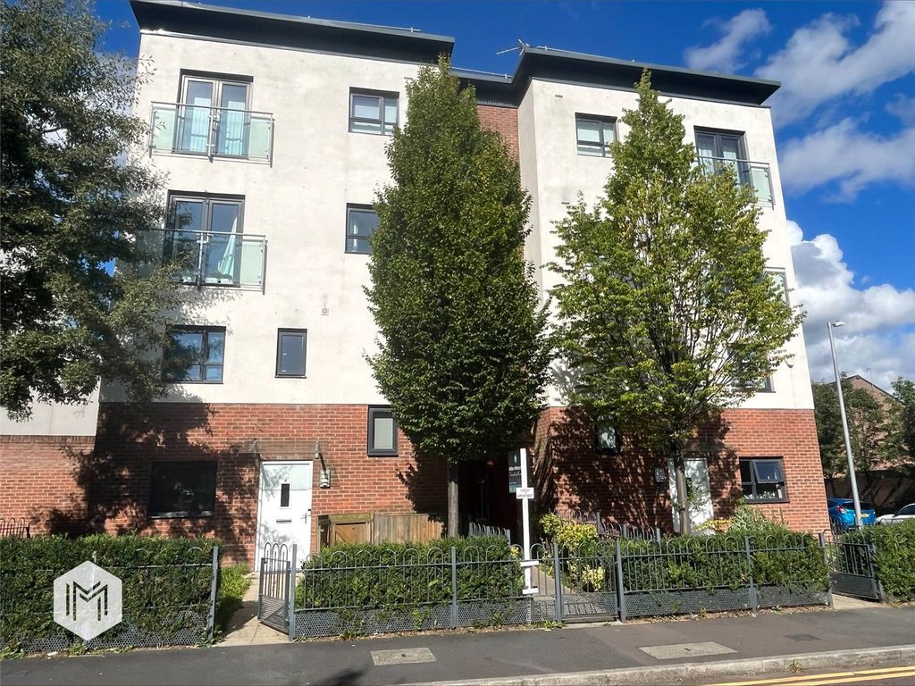 1 bed flat for sale in Lord Street, Salford, Greater Manchester M7, £110,000