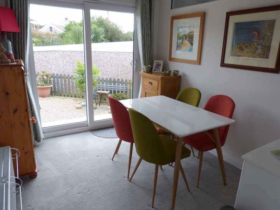 2 bed mobile/park home for sale in Kew Pennmena, Higher Fraddon TR9, £219,995