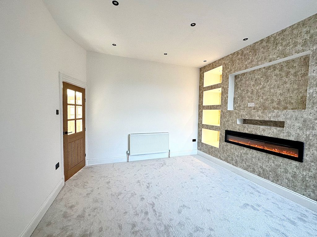 3 bed terraced house for sale in Deepdale Road, Preston PR1, £225,000