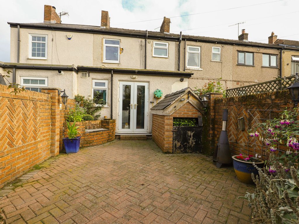 3 bed terraced house for sale in Mill Street, Barlow S18, £220,000