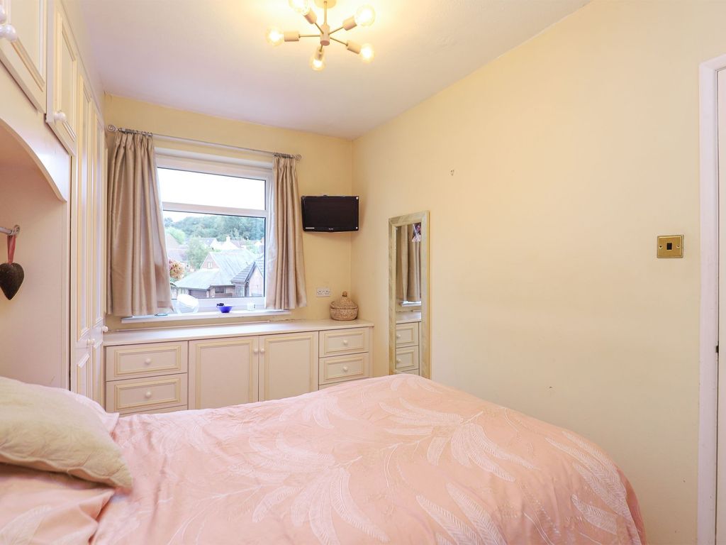 3 bed terraced house for sale in Mill Street, Barlow S18, £220,000