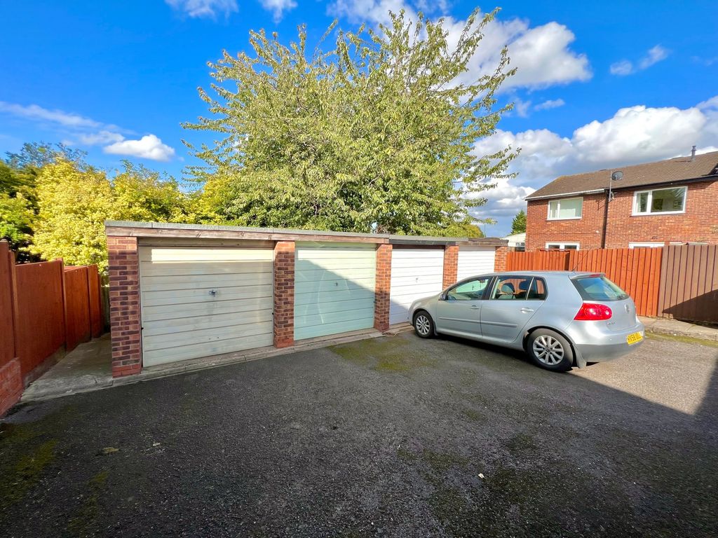 2 bed terraced house for sale in Winchcombe Road, Solihull B92, £230,000