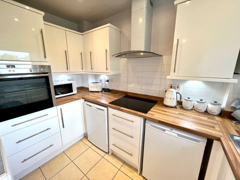 2 bed terraced house for sale in Winchcombe Road, Solihull B92, £230,000