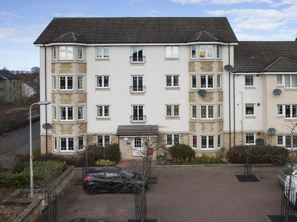 2 bed flat for sale in Simpson Square, Perth PH1, £125,000