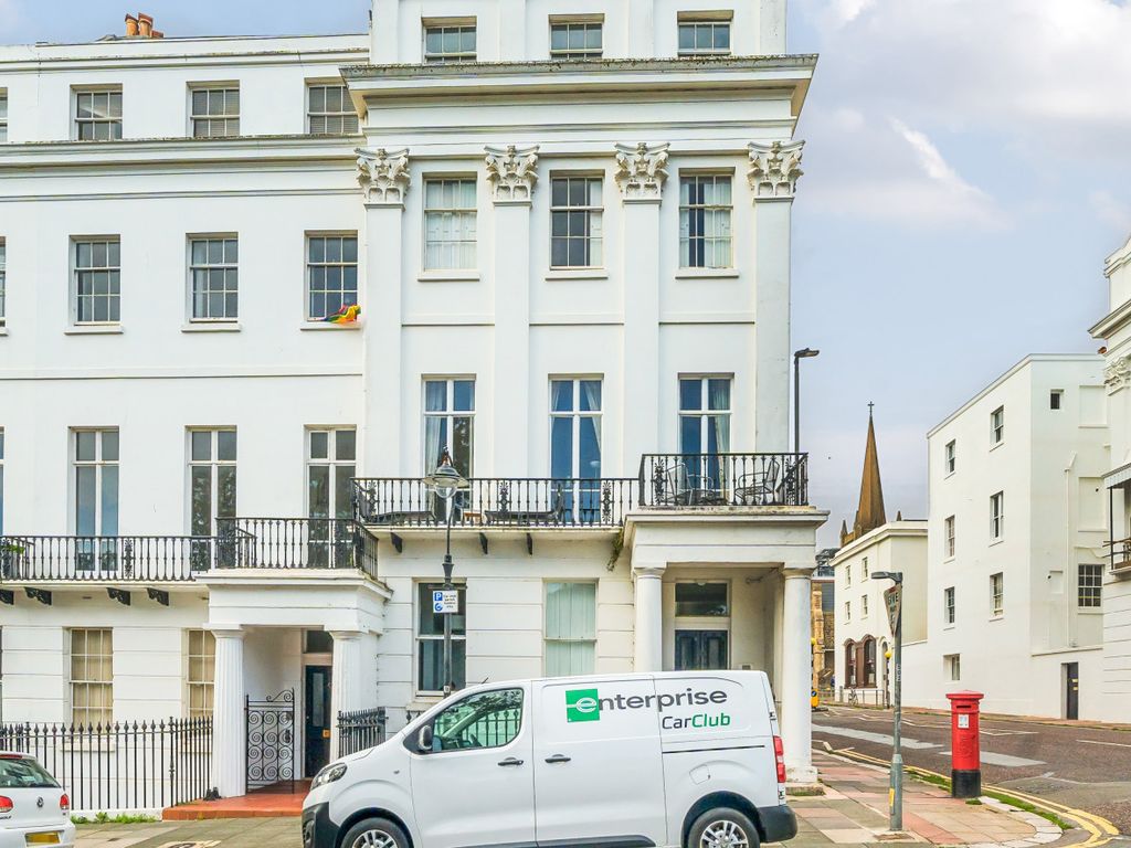 1 bed flat for sale in Sussex Square, Brighton BN2, £215,000