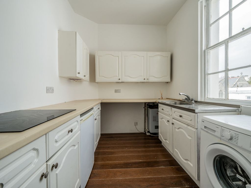 1 bed flat for sale in Sussex Square, Brighton BN2, £215,000