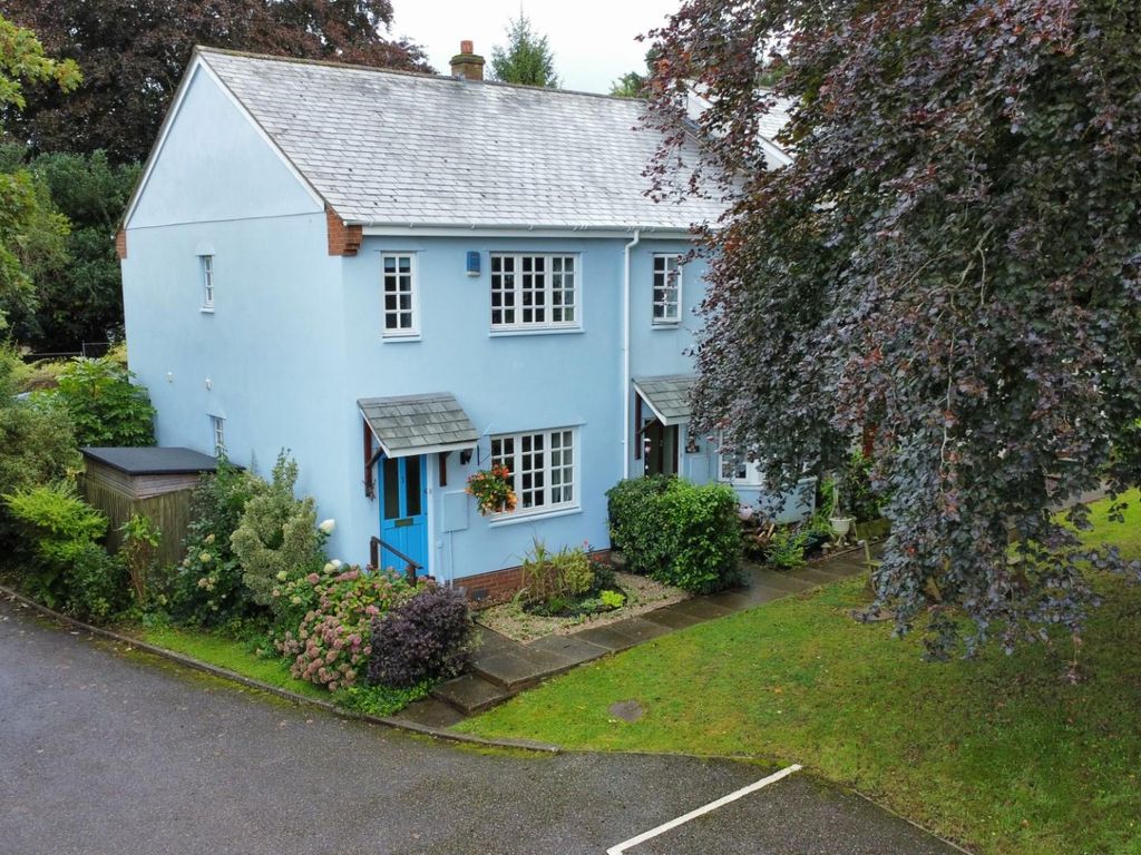 3 bed end terrace house for sale in Old Road, Tiverton EX16, £295,000