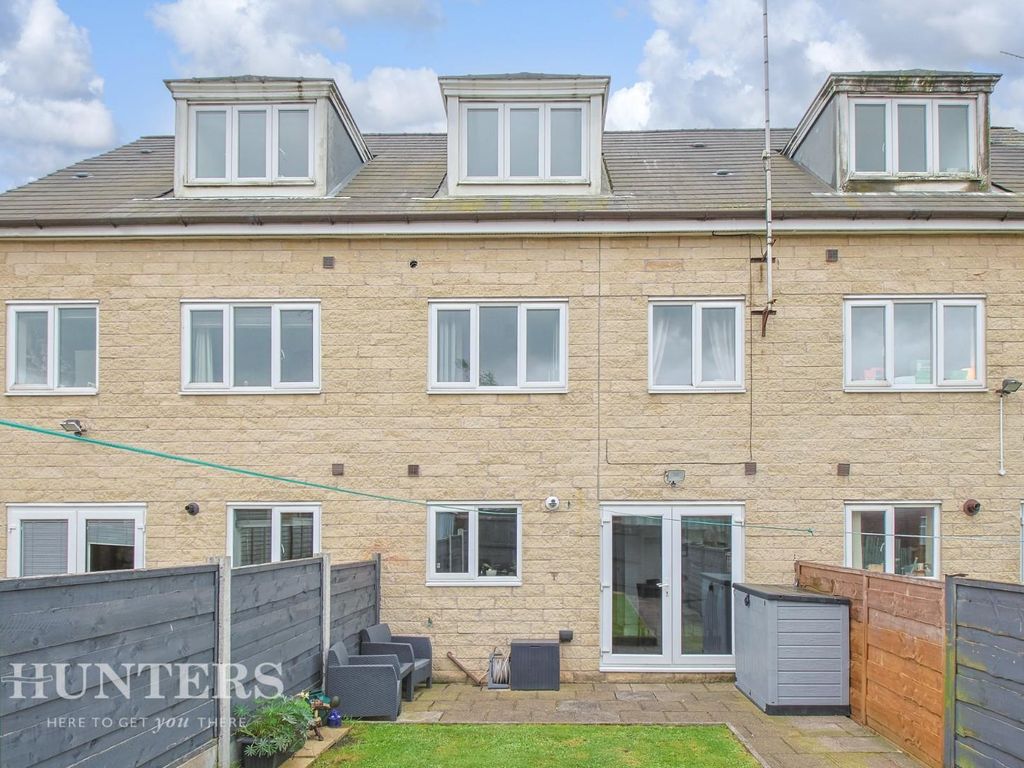 4 bed town house for sale in Featherstall Road, Littleborough OL15, £230,000