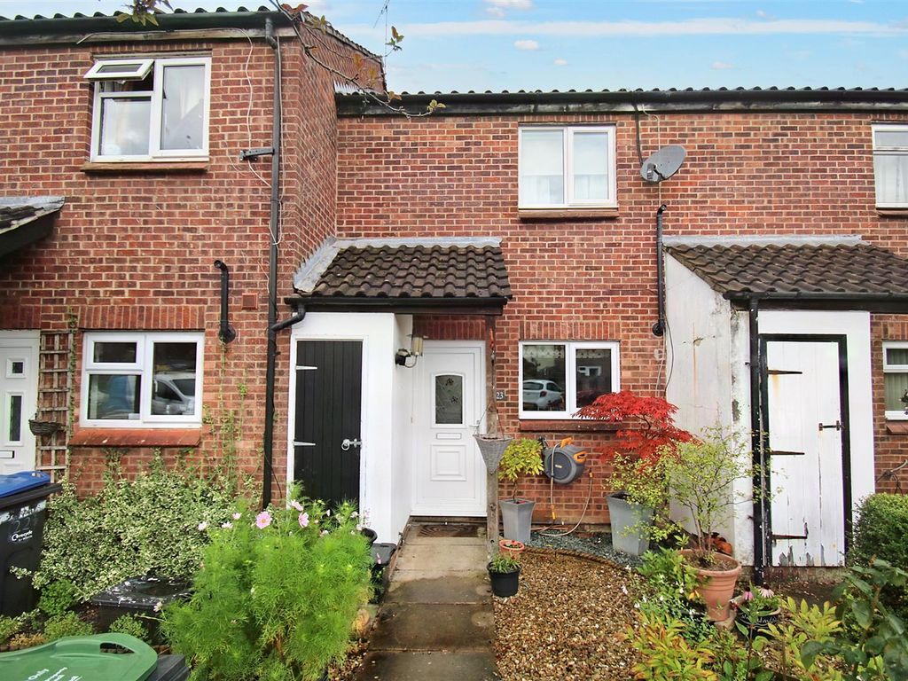 2 bed terraced house for sale in Withy Close, Trowbridge BA14, £215,000