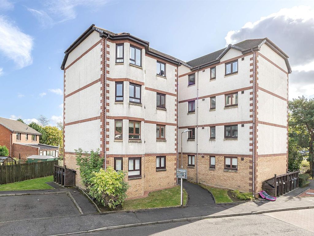 2 bed flat for sale in Waverley Crescent, Livingston EH54, £140,000
