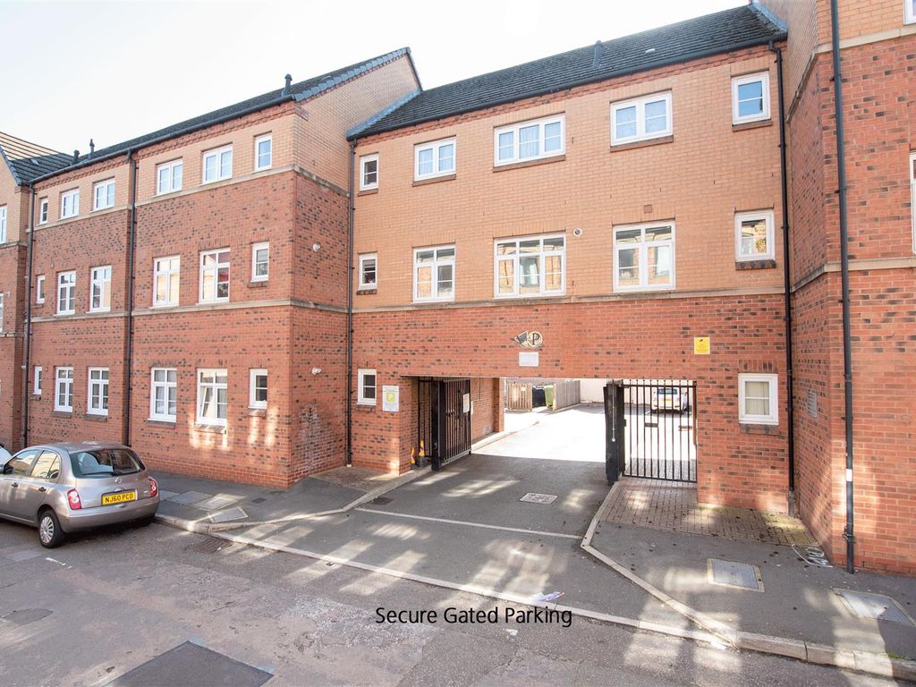 2 bed flat for sale in Great Park Street, Wellingborough NN8, £75,000