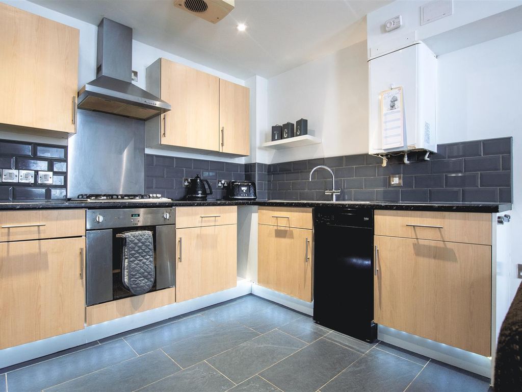 2 bed flat for sale in Great Park Street, Wellingborough NN8, £75,000