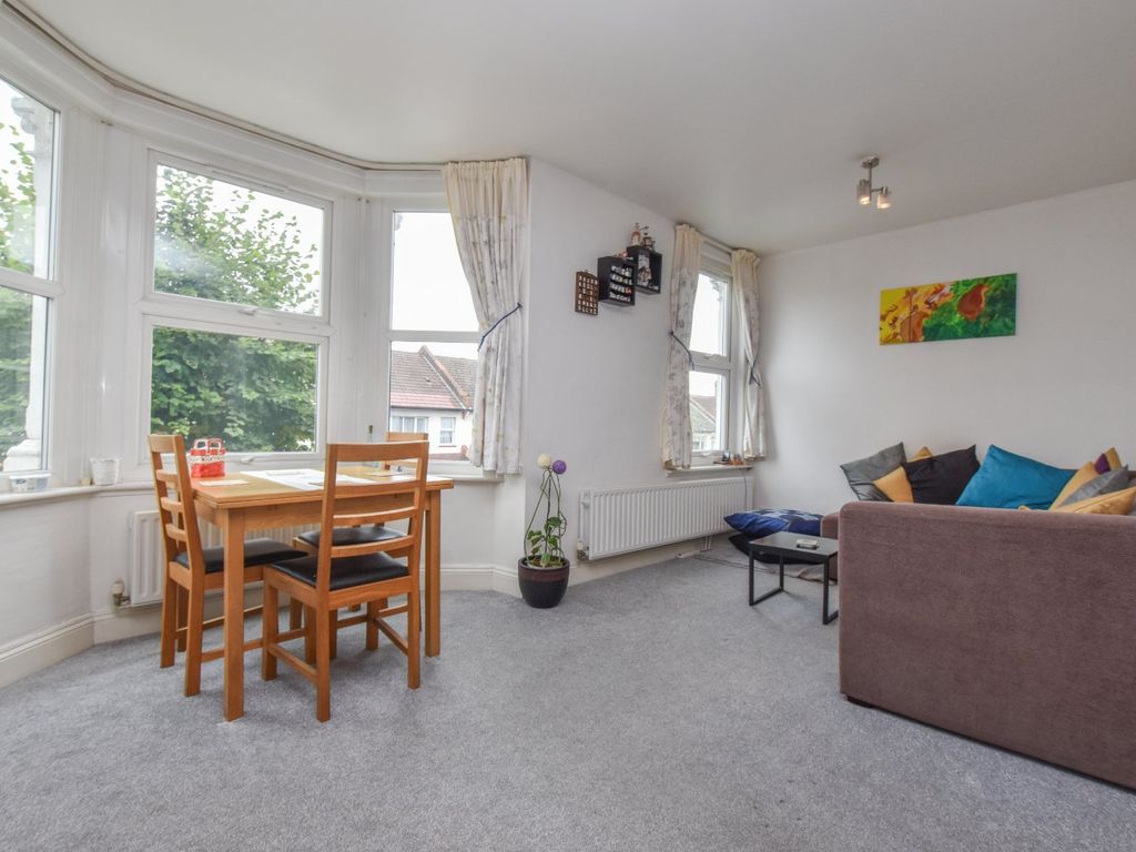 1 bed flat for sale in Whitworth Road, London SE25, £260,000