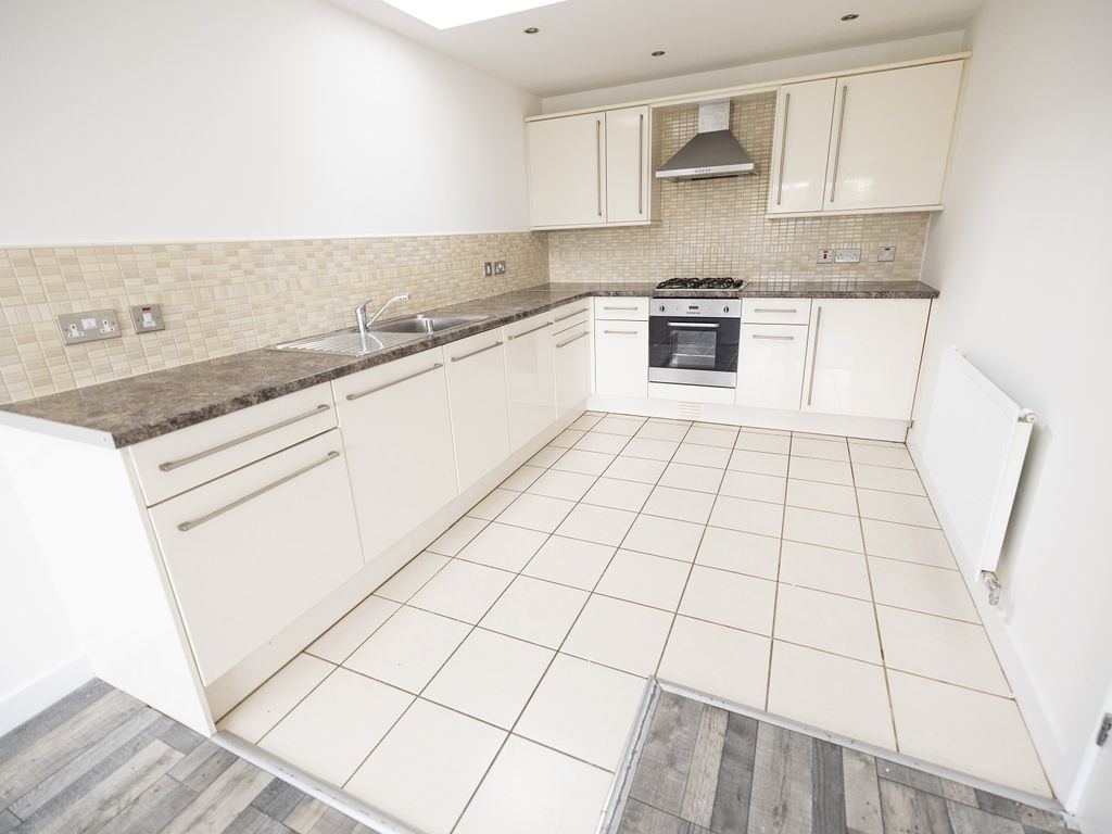 2 bed flat for sale in Regent Road, Countesthorpe, Leicester, Leicestershire. LE8, £189,000