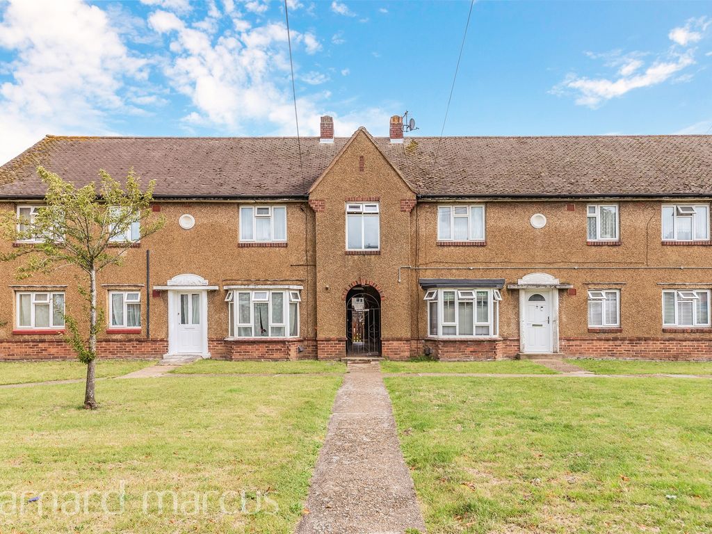 3 bed flat for sale in Wrythe Lane, Carshalton SM5, £230,000