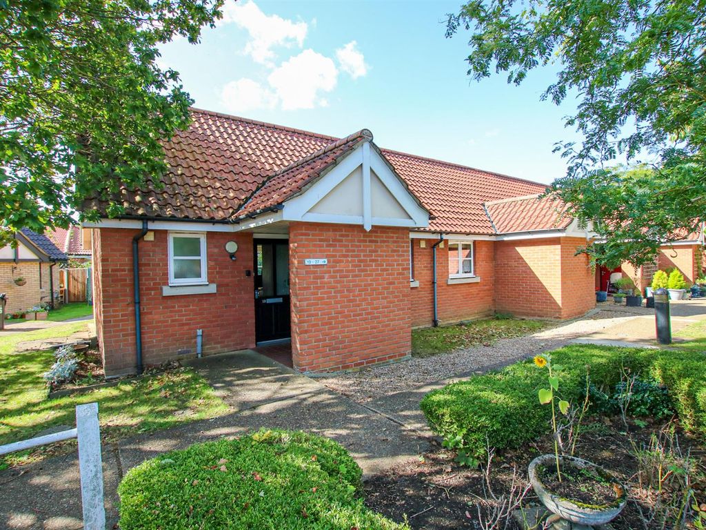 1 bed semi-detached bungalow for sale in Violet Elvin Court, Norwich NR4, £160,000