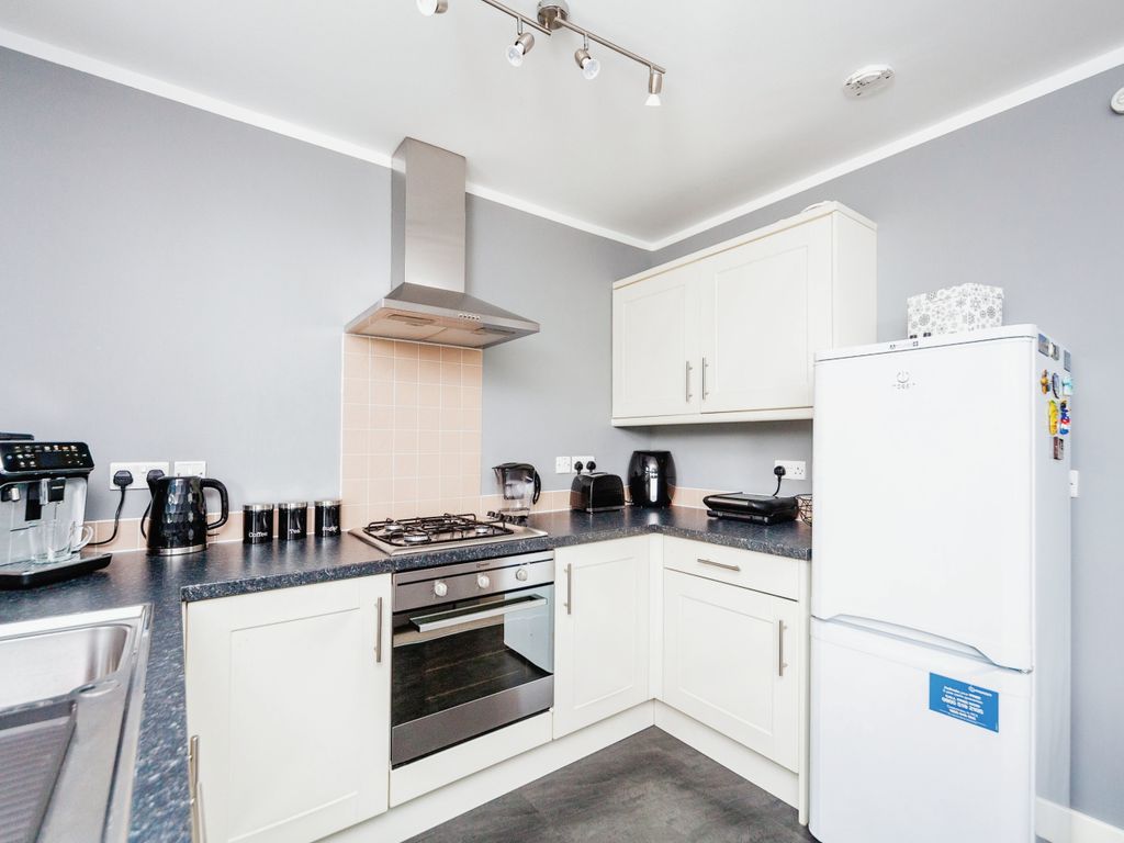 1 bed flat for sale in Corunna Court, Wrexham LL13, £80,000