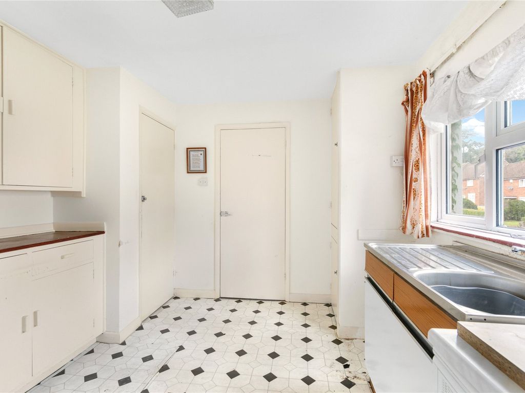1 bed maisonette for sale in Park Drive, Sunningdale, Berkshire SL5, £200,000