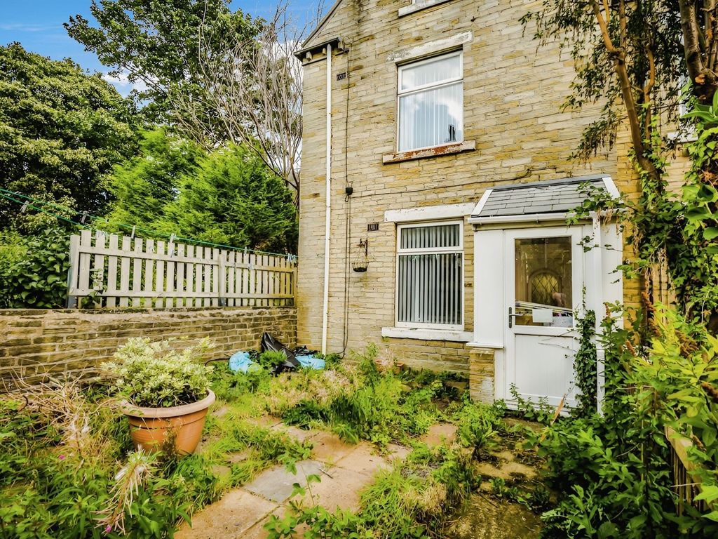 3 bed terraced house for sale in Hornby Terrace, Halifax HX1, £100,000