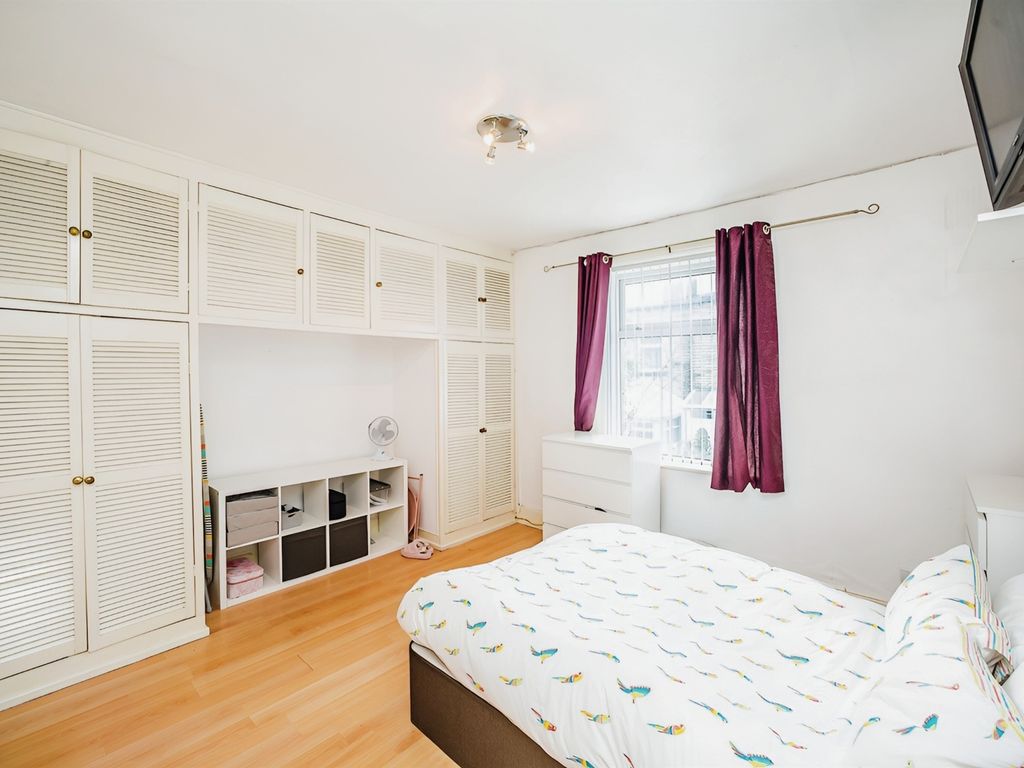 3 bed terraced house for sale in Hornby Terrace, Halifax HX1, £100,000