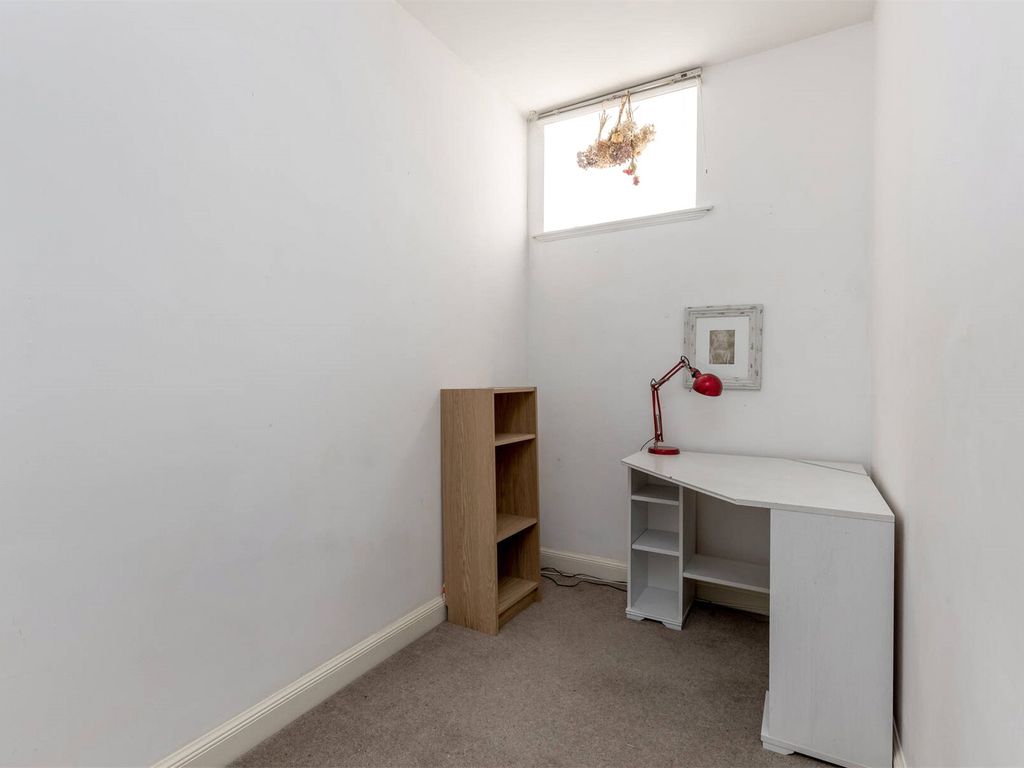 2 bed flat for sale in Gilmore Place, Bruntsfield, Edinburgh EH3, £210,000