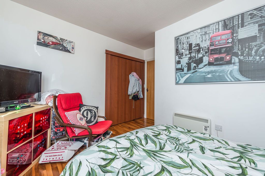 2 bed flat for sale in Ferry Gait Drive, Edinburgh EH4, £145,000